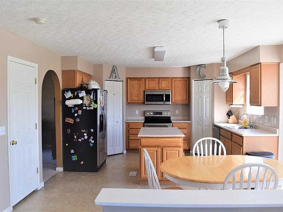 3rd image of 1526 Somerton Ct