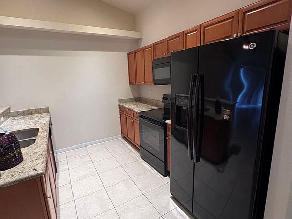 2nd image of 1037 SE 11th Ter