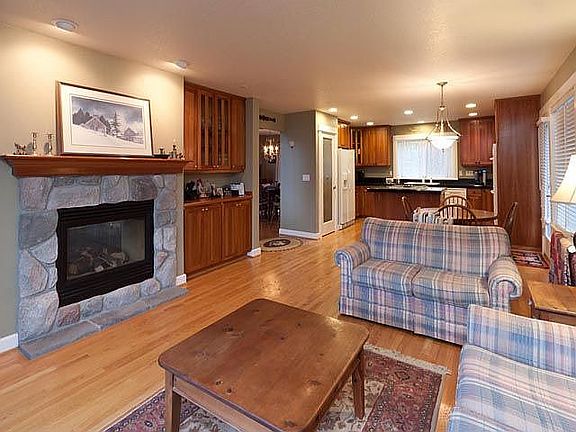 Large Family Room/Fireplace