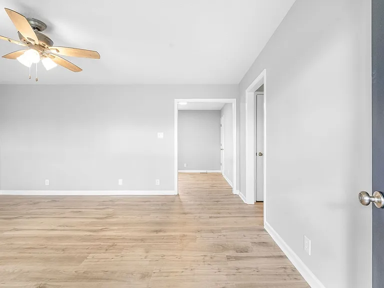 2214 Glory Dr — Photo 4
