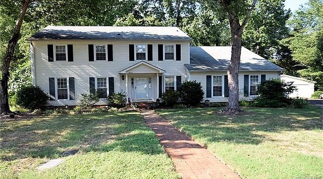 1st image of 5836 Clubhouse Ct