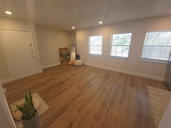 3rd image of 1225 Moselle Ave #23b9e44eb