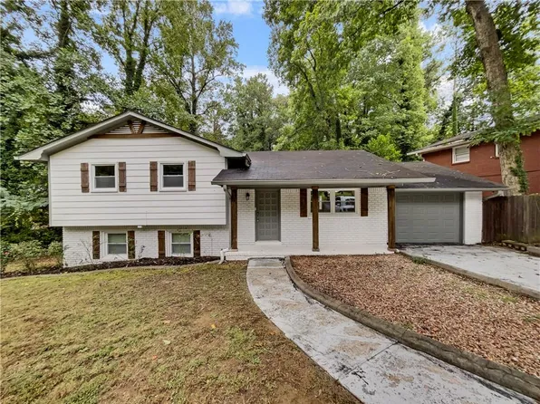 5720 Deerfield Trl, College Park, GA 30349
