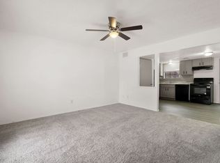 Your Dream Home Awaits! Spacious 2 Bed, 1.5 Bath Apartment in Prime Location near Downtown Van Buren, Van Buren, AR 72956