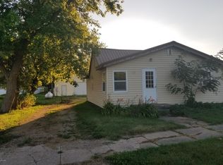 615 W 5th St, Webster, SD 57274