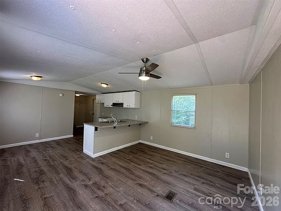 4th image of 285 Cold Springs Rd
