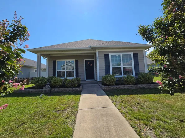 105 Blue Heron Ln, Panama City, FL 32404
