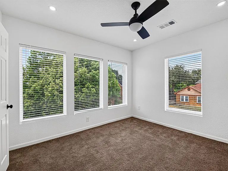 3701 Hutchins St — Photo 28