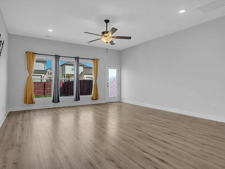 1121 Carlisle Pl — Photo 25