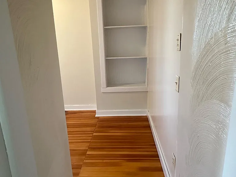222 Clarendon St — Photo 20