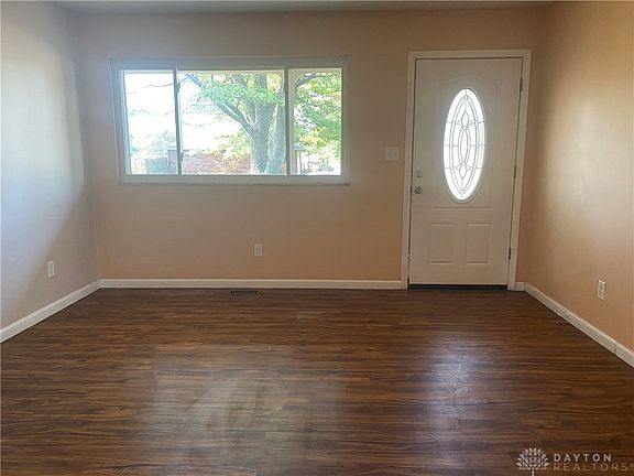 3rd image of 7401 Belle Plain Dr