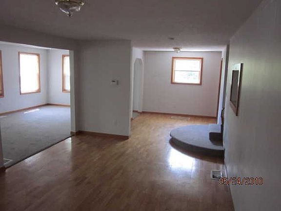 4th image of 2813 Coronette Ave