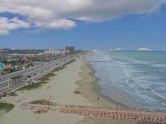 4th image of 6102 Seawall Blvd #210