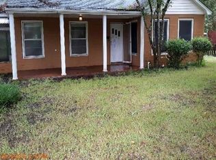 823 Emmons St, Kilgore, TX 75662