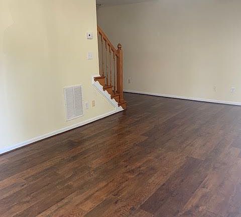 4th image of 2360 Vineyard Dr APT L6