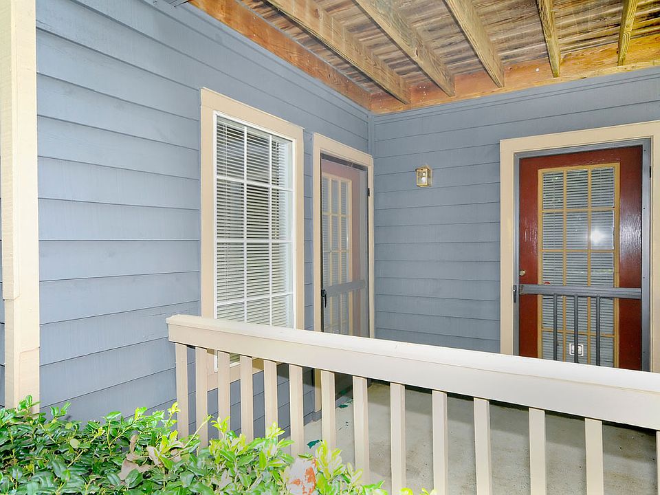 1st image of 502 Country Park Dr SE