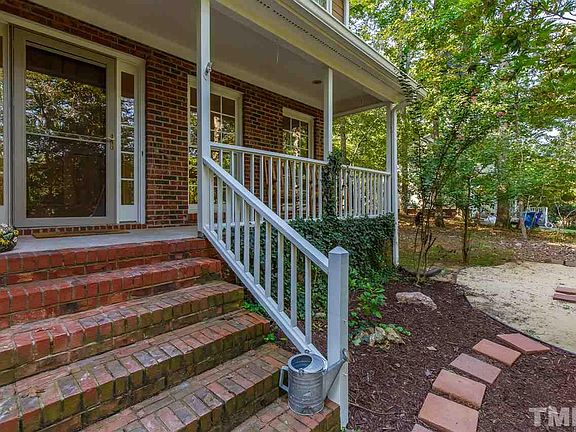 3rd image of 3219 Alex Dr
