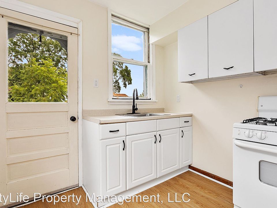 1st image of 615 Wentworth Ave #10291849
