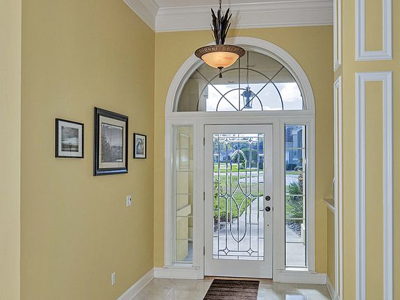 5th image of 12563 Mission Hills Cir N