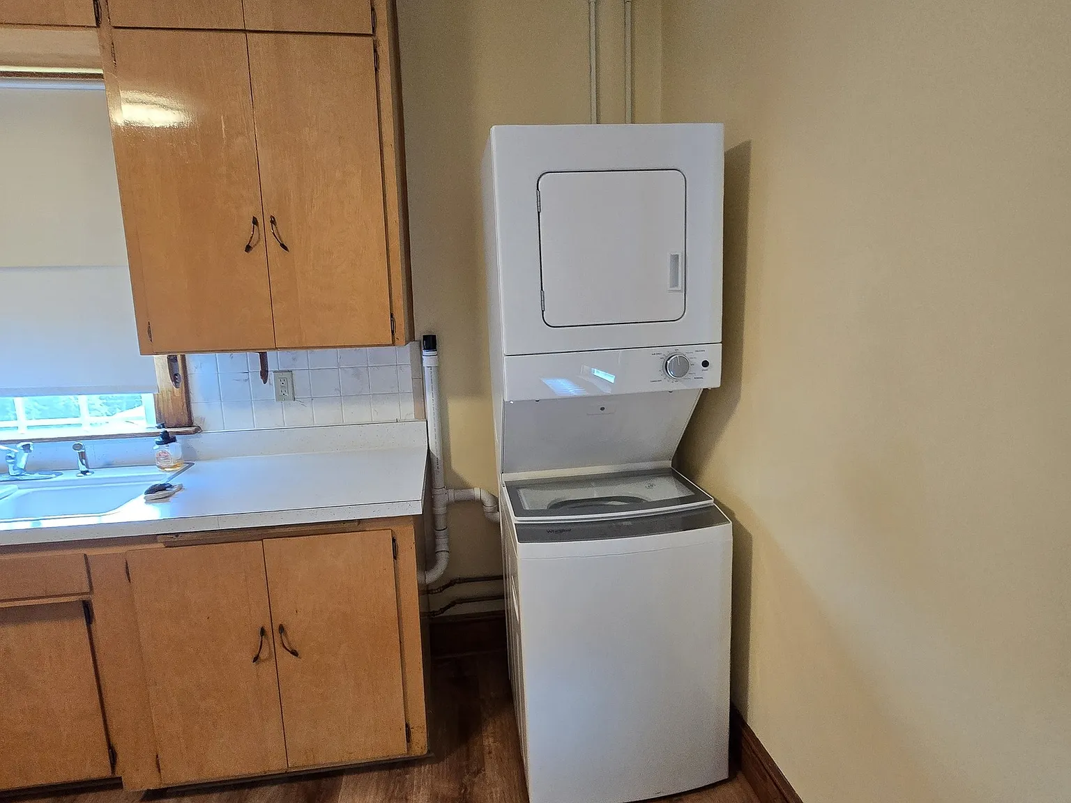 2 bed, 1.0 bath, 1275 sqft, $1,750 — Photo 3