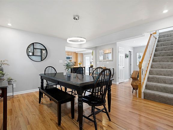 5th image of 701 Thorn St