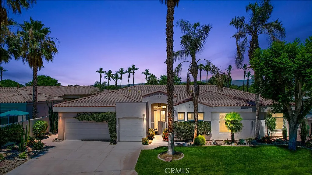 4 bed, 2.5 bath, 2837 sqft, $5,900 — Photo 2