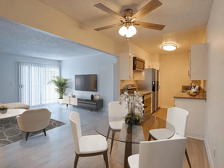 Downey Pointe Apartments — Photo 2