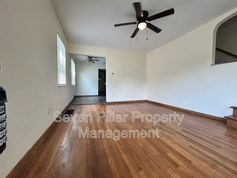 3 bed, 1.5 bath, 1140 sqft, $1,250 — Photo 2
