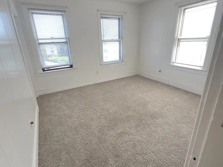 18 Maxwell St #2 — Photo 7