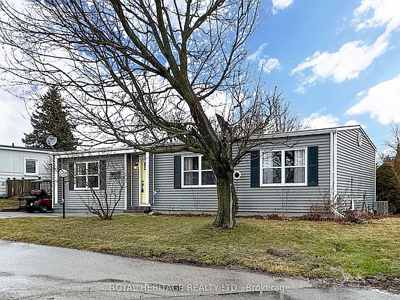 3rd image of 40 Bluffs Rd