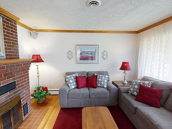 4th image of 112 Phelps Ave