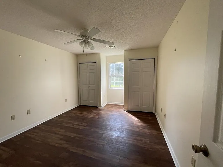 105 Houston Dr — Photo 8