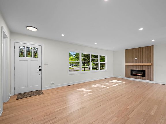 4th image of 1024 Arbor Ln