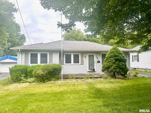 1617 S Clay Ave, South Jacksonville, IL 62650