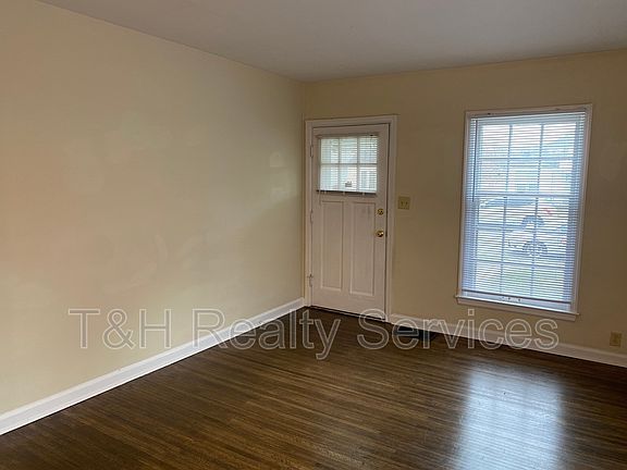 5th image of 4636 Caroline Ave