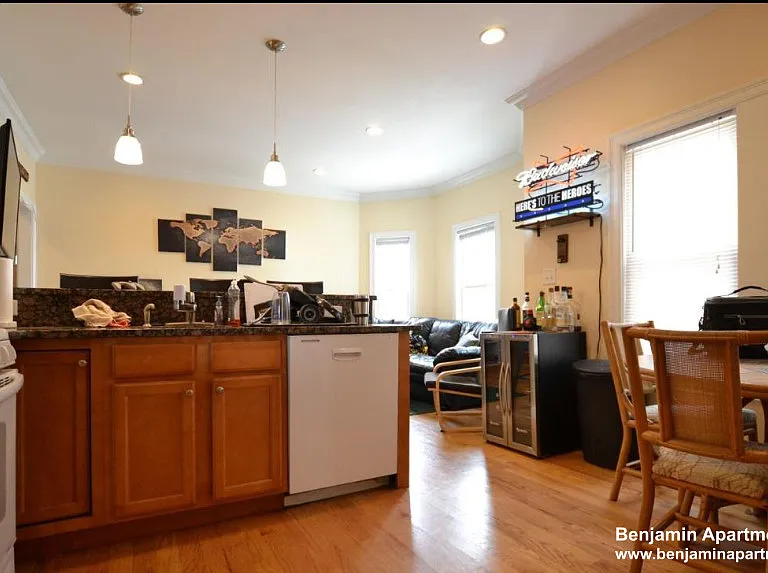 5 Benson St #3 — Photo 2