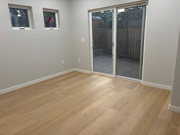 4th image of 699 Banyan Ln