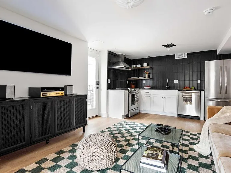 1085 Hardee St NE #B — Photo 14