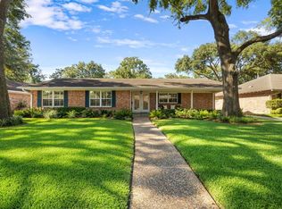 10018 Burgoyne Rd, Houston, TX 77042