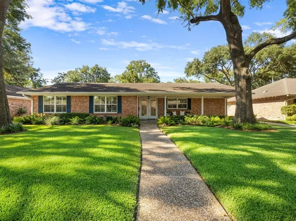 10018 Burgoyne Rd, Houston, TX 77042