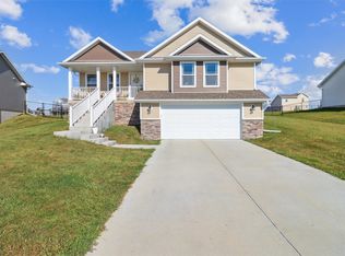 117 Saint Marys Ct, Stuart, IA 50250