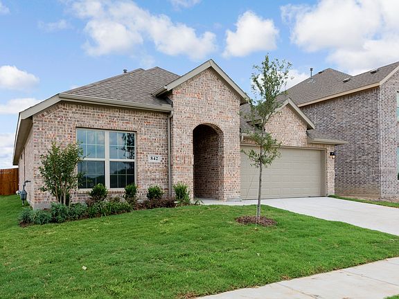 2nd image of 842 Mildren Ln