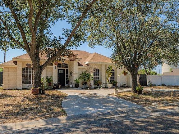 2nd image of 8601 Oakridge Loop