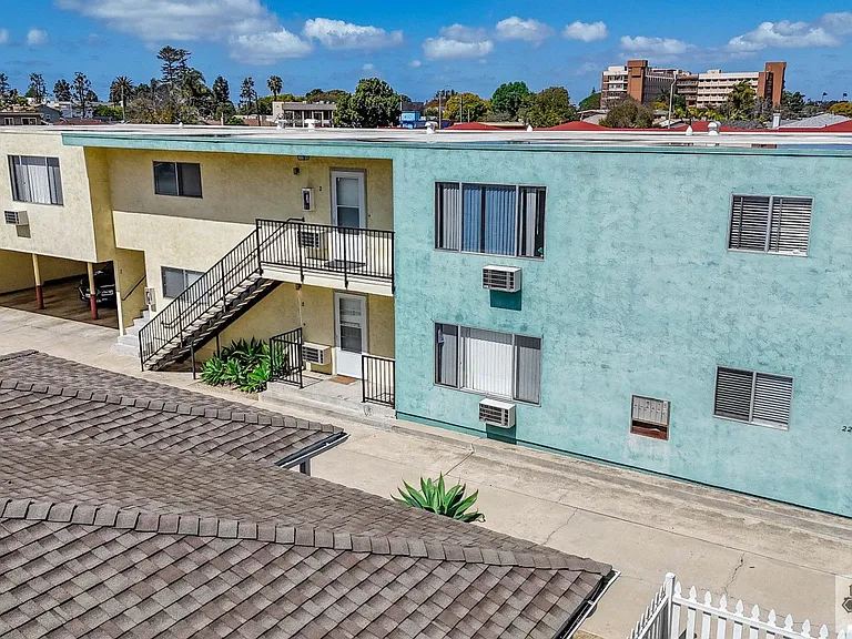 228 Twin Oaks Ave — Photo 17