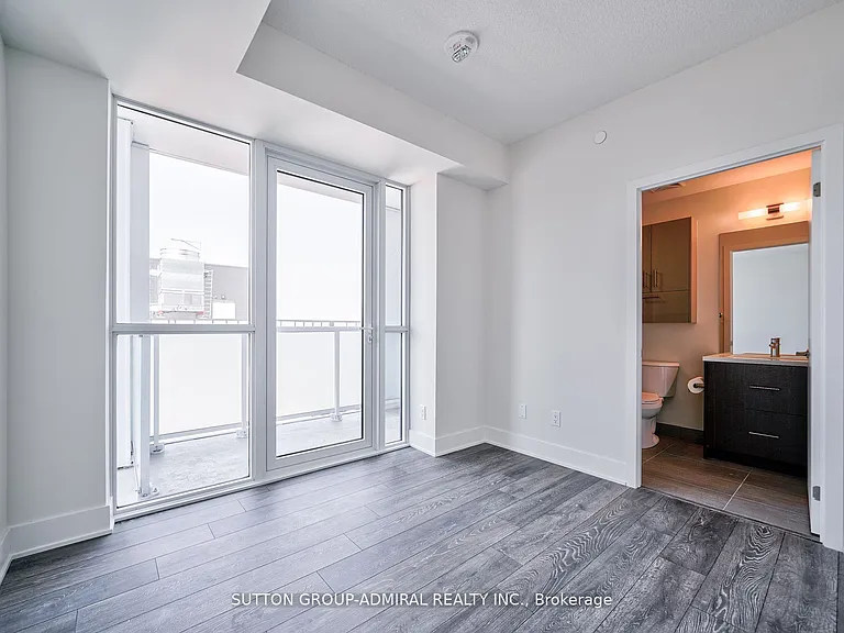 188 Fairview Mall Dr #2115 — Photo 9