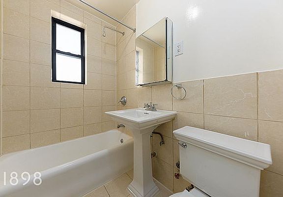5th image of 3049 Crescent St APT H2d2