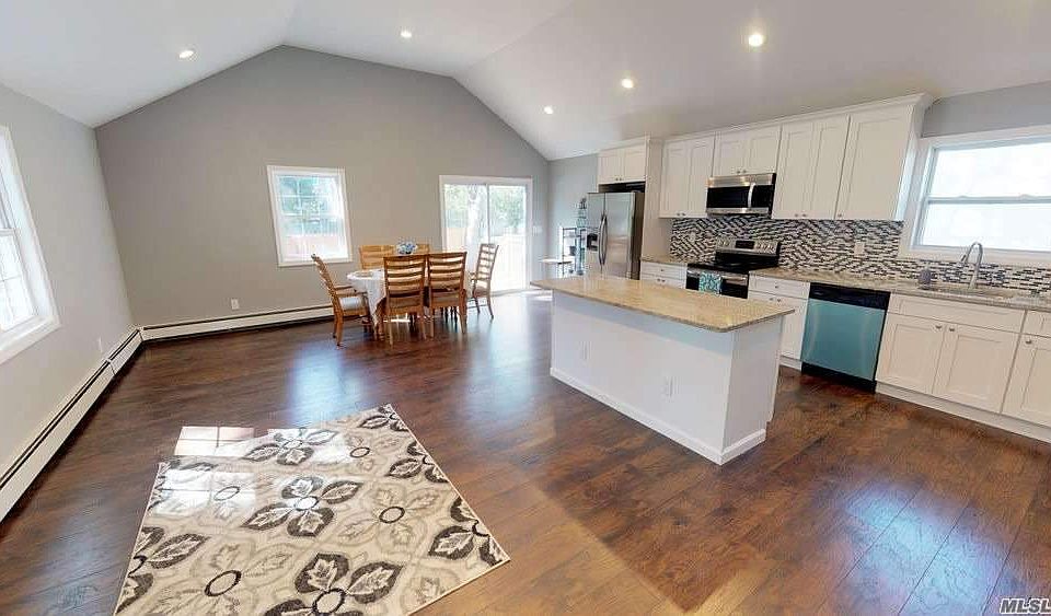1st image of 36 Greenlawn Pl