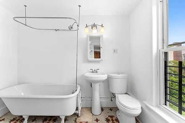 Rented by Alta Real Estate | media 8