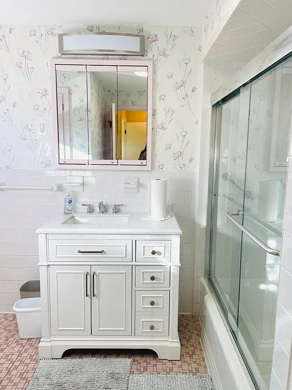 2 bed, 1.0 bath, 1128 sqft, $2,100 — Photo 2