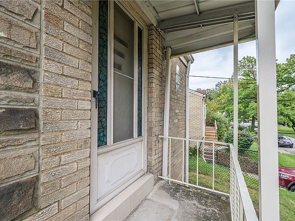 4th image of 1346 Kinmount St